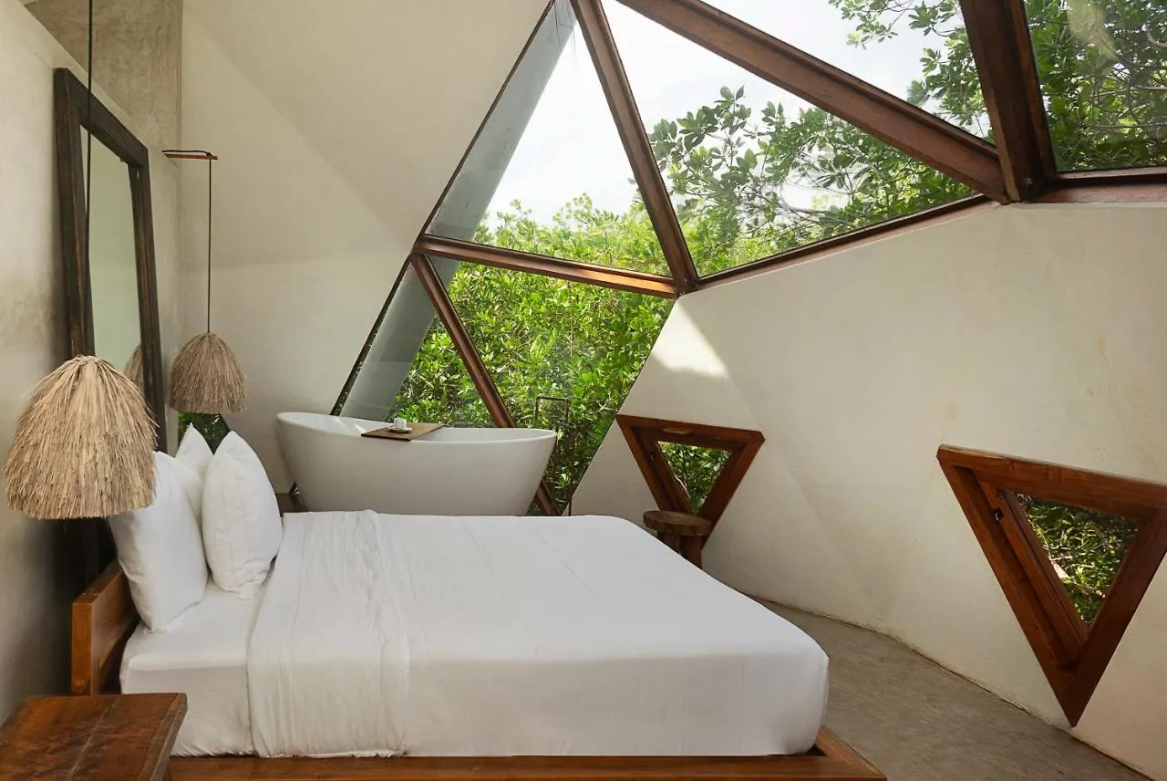 Mamasan Treehouses & Cabins Tulum