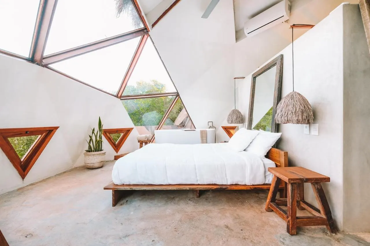Mamasan Treehouses & Cabins Tulum Hotel