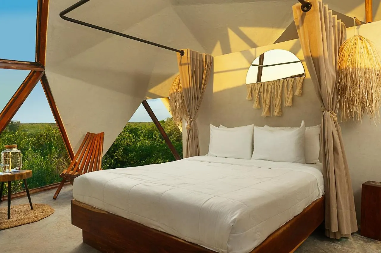 Hotel Mamasan Treehouses & Cabins Tulum
