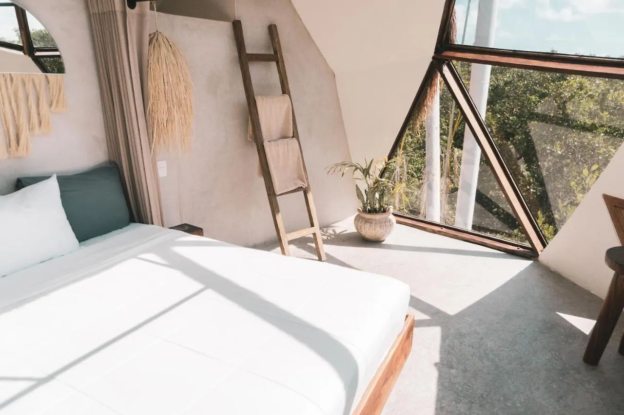 Mamasan Treehouses & Cabins Tulum Hotel