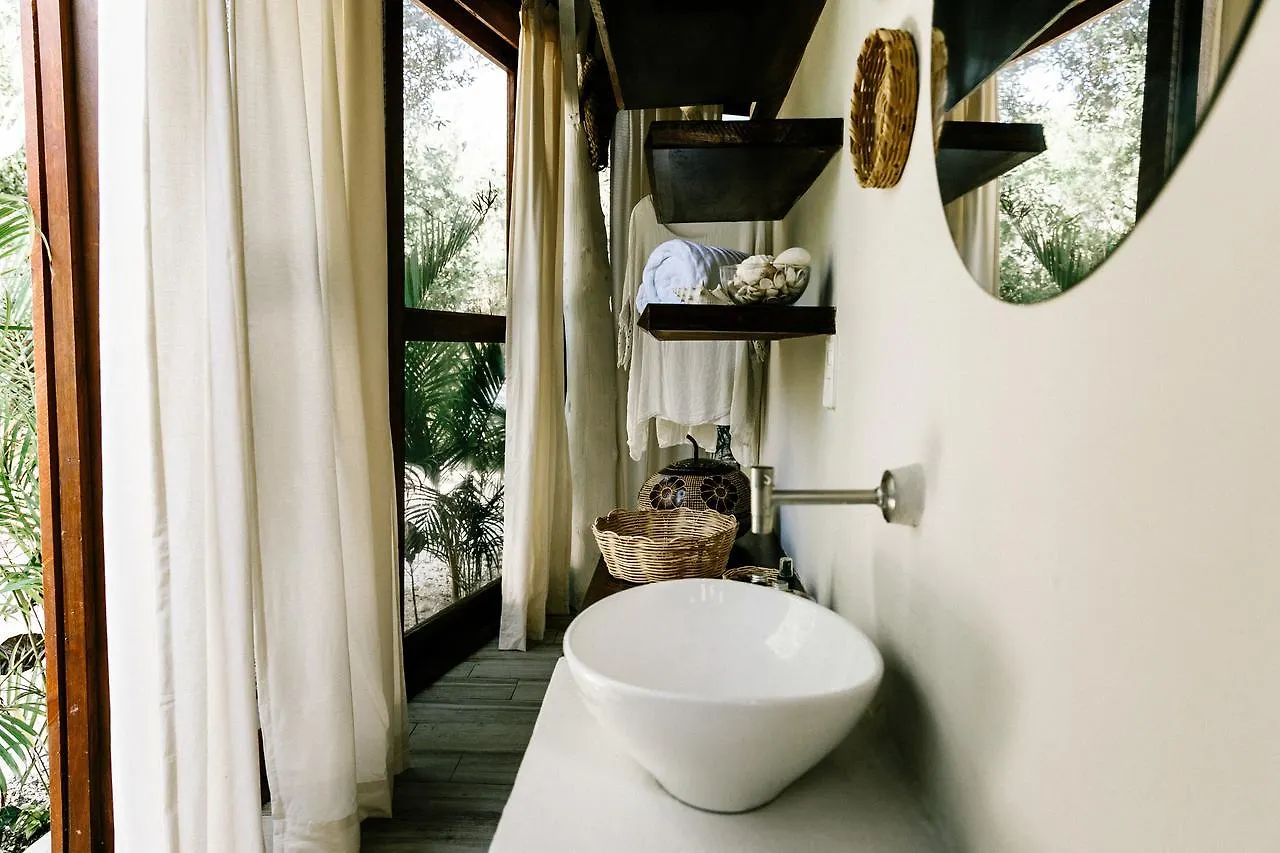 Mamasan Treehouses & Cabins Tulum Hotel