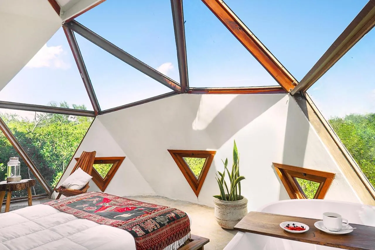 מלון טולום Mamasan Treehouses & Cabins