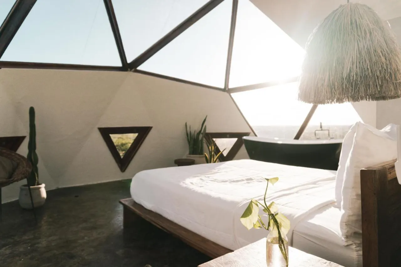 טולום Mamasan Treehouses & Cabins מלון