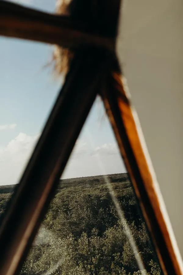 טולום Mamasan Treehouses & Cabins