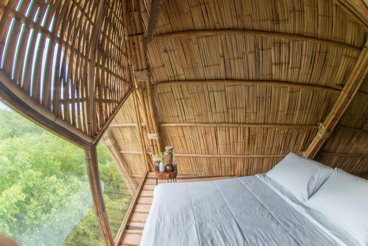 טולום Mamasan Treehouses & Cabins