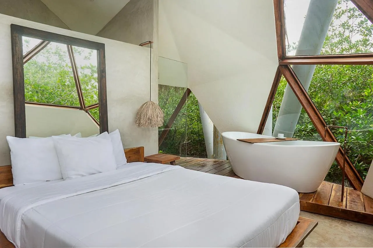 Hotell Mamasan Treehouses & Cabins Tulum