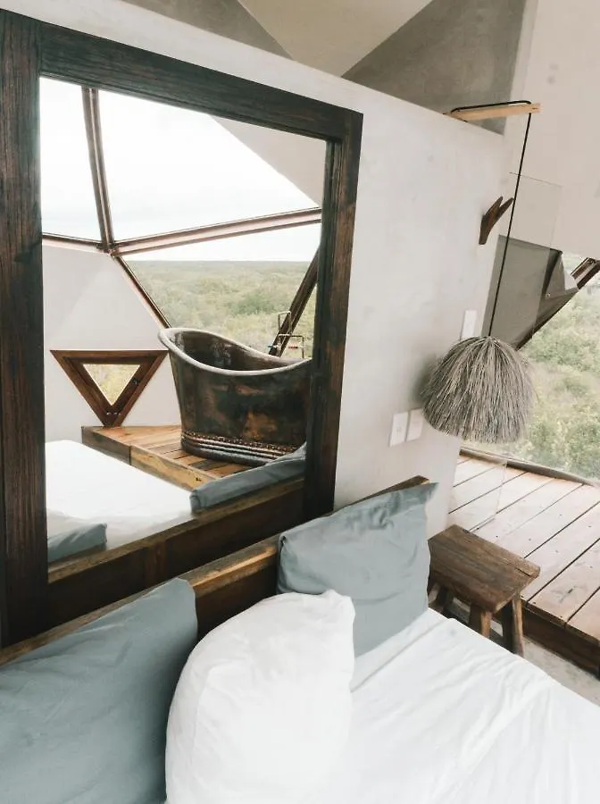 Mamasan Treehouses & Cabins تولوم 4*,